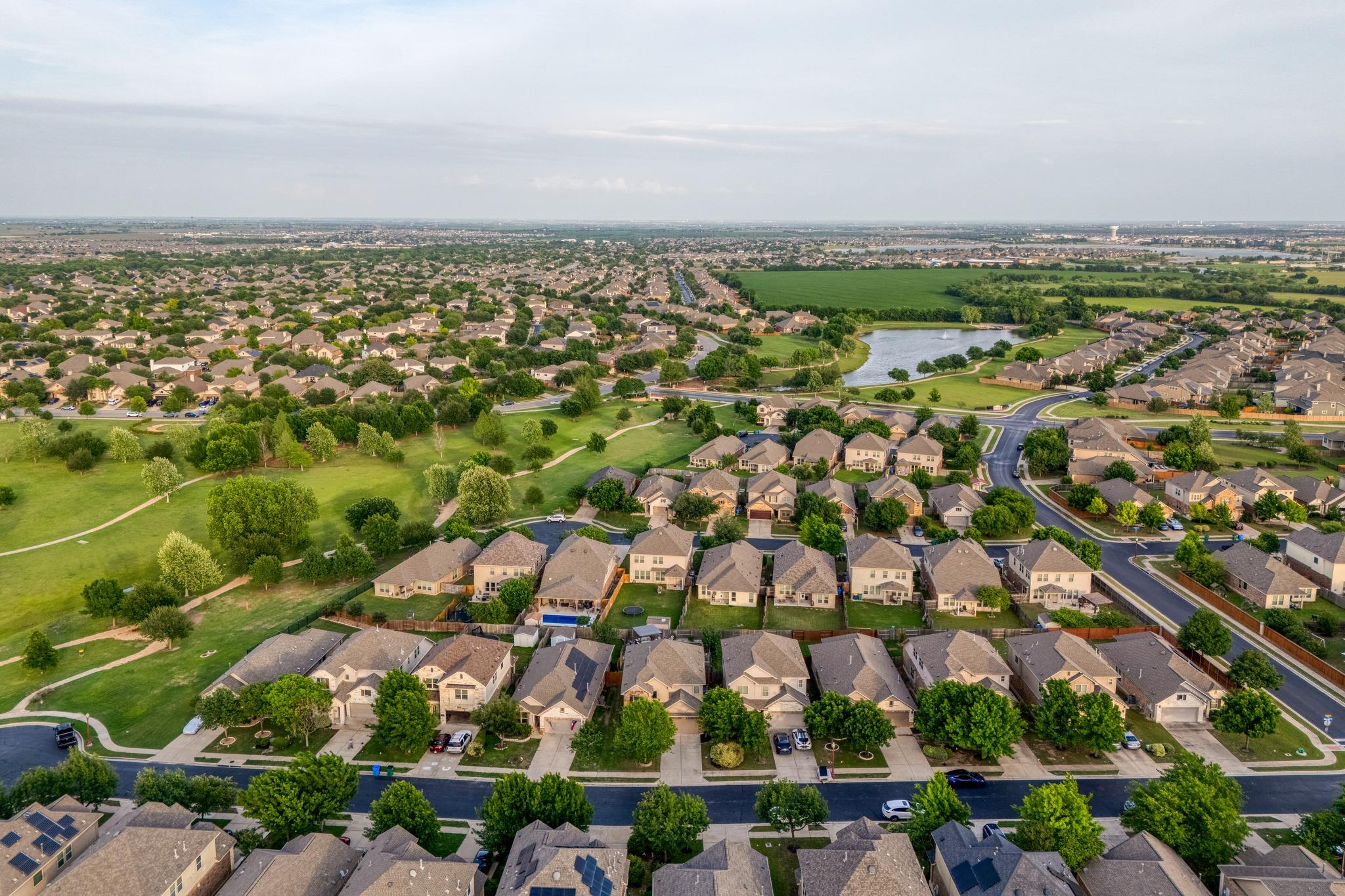 2621 Auburn Chestnut Ln, Pflugerville, TX 78660