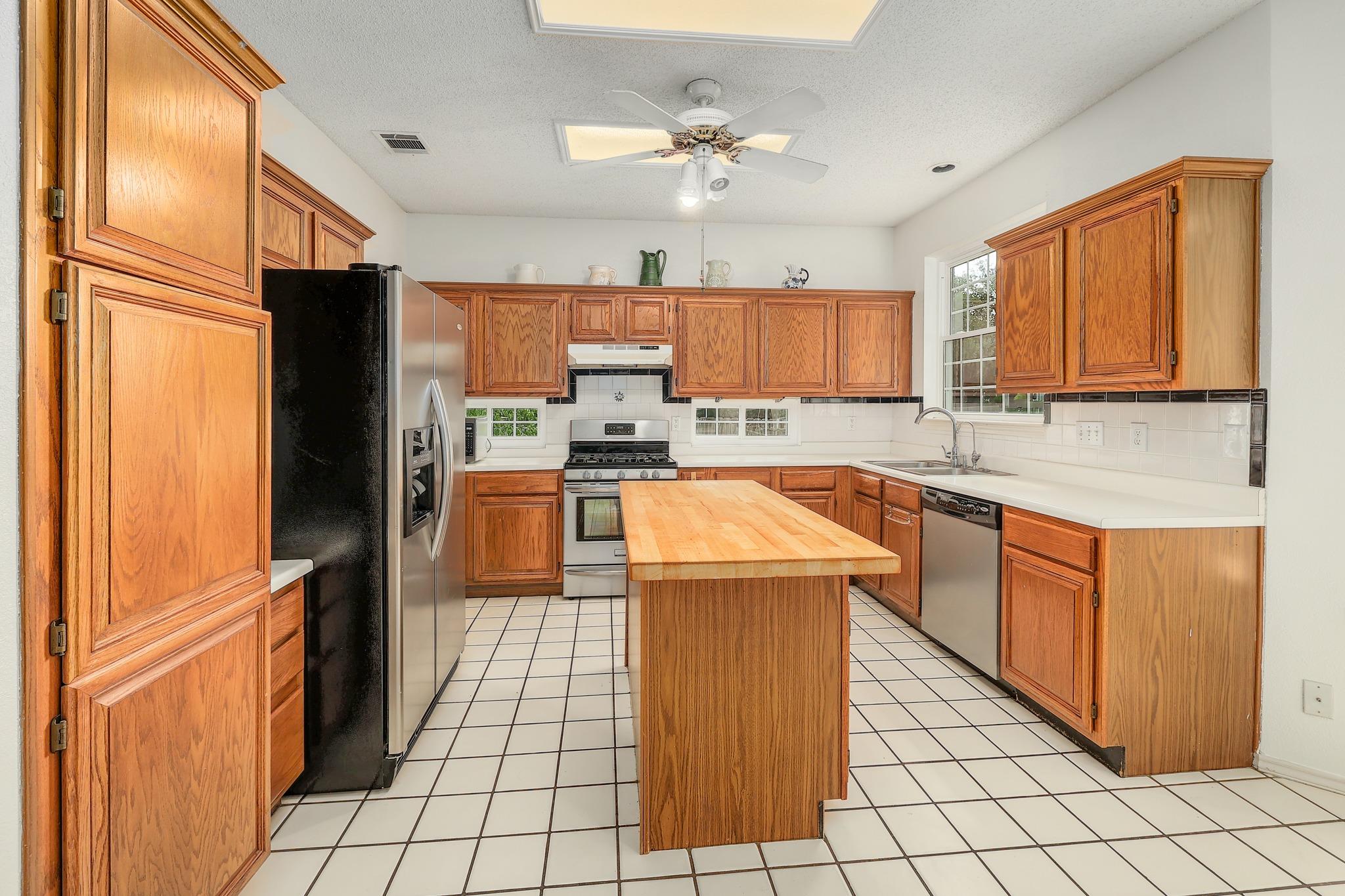 2601 Starling Dr, Round Rock, TX 78681