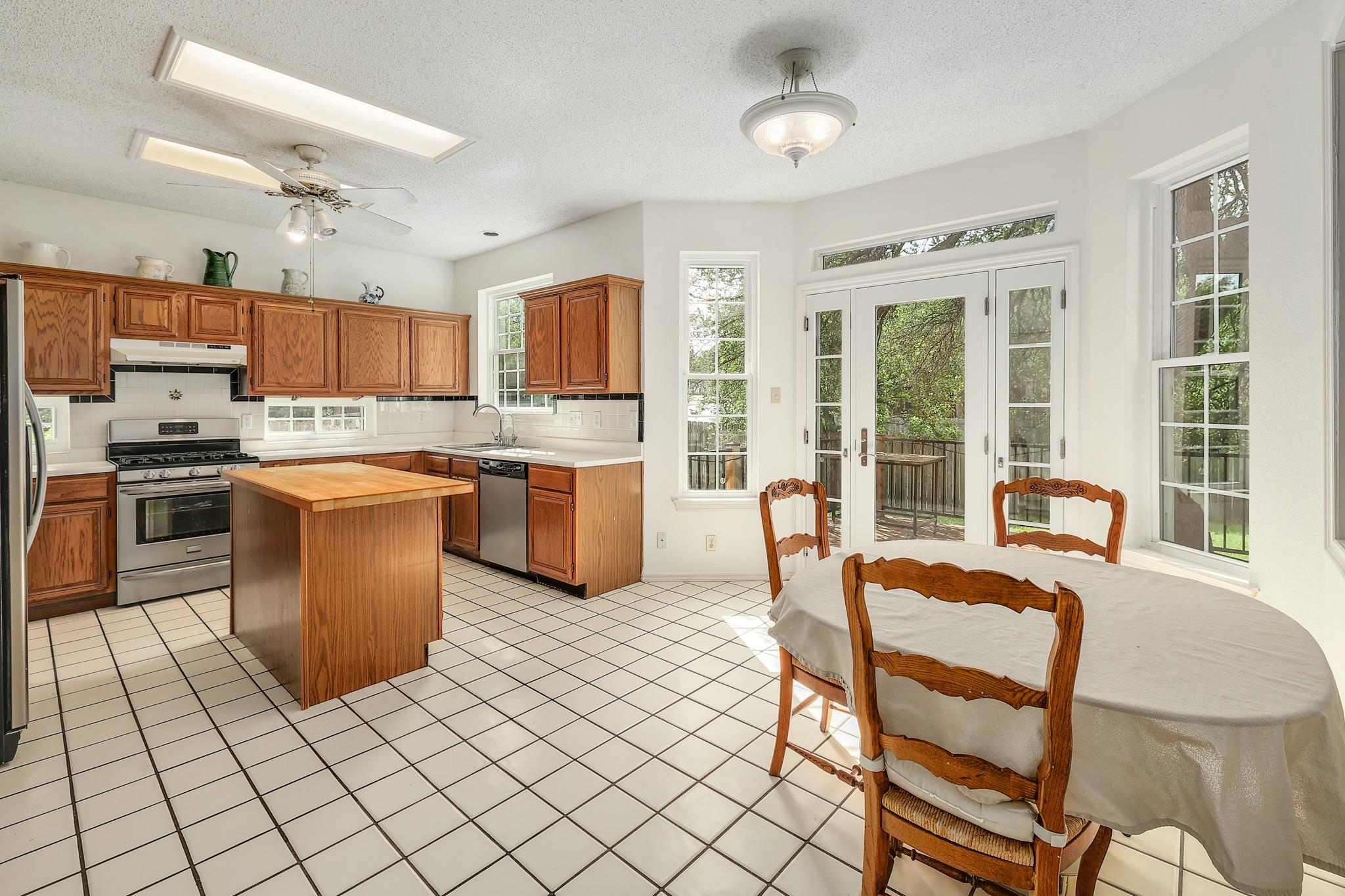 2601 Starling Dr, Round Rock, TX 78681