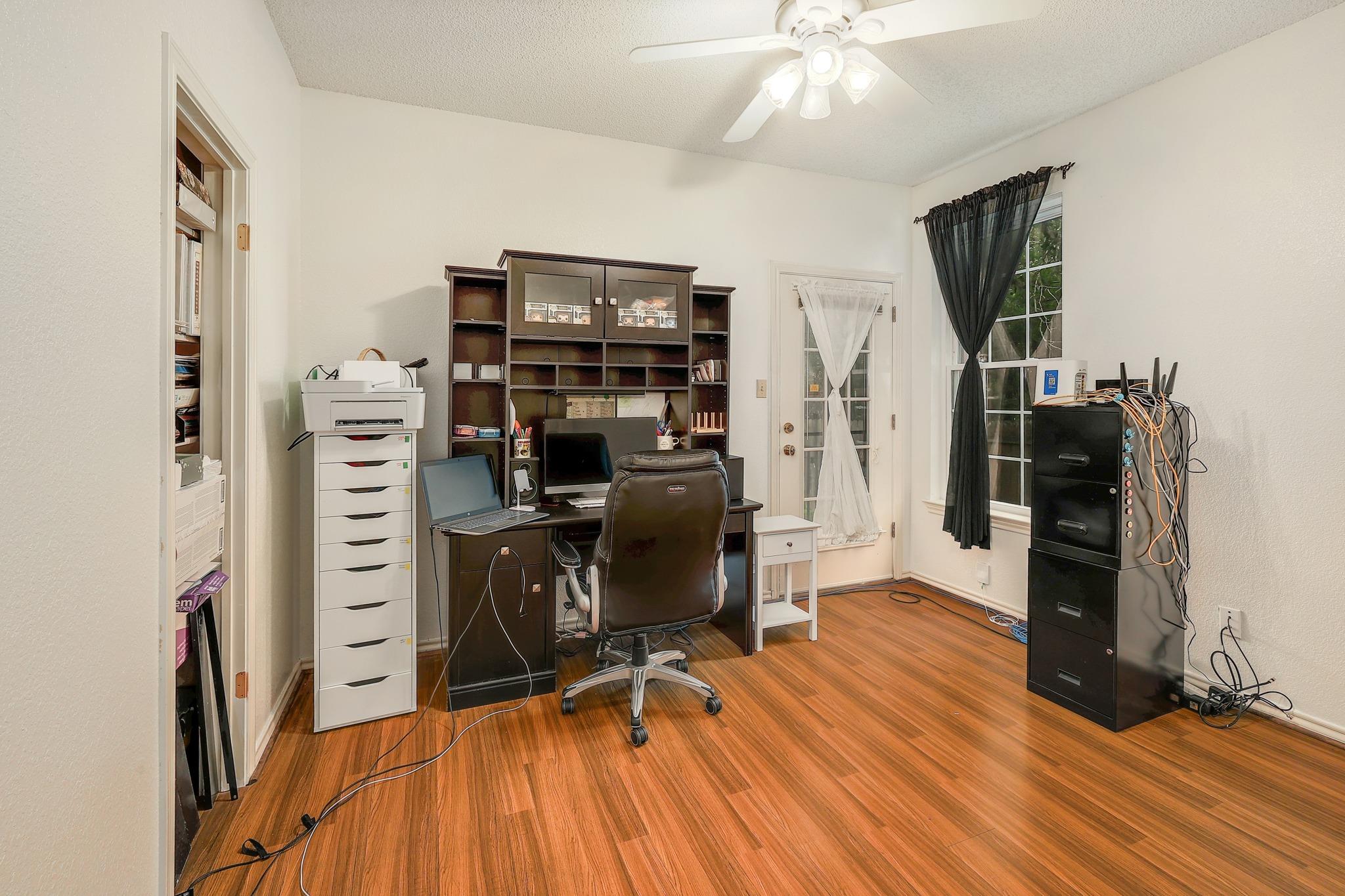 2601 Starling Dr, Round Rock, TX 78681