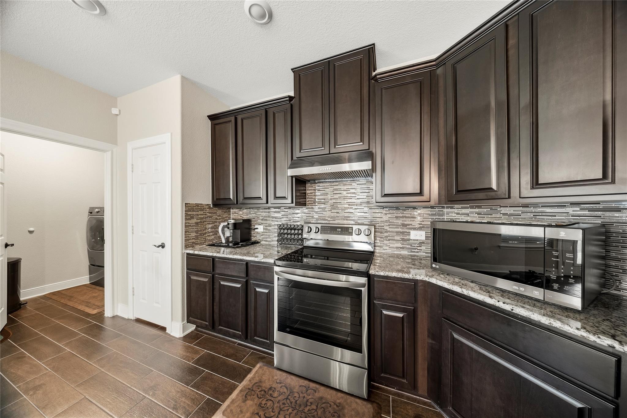 105 West Point Way, Elgin, TX 78621