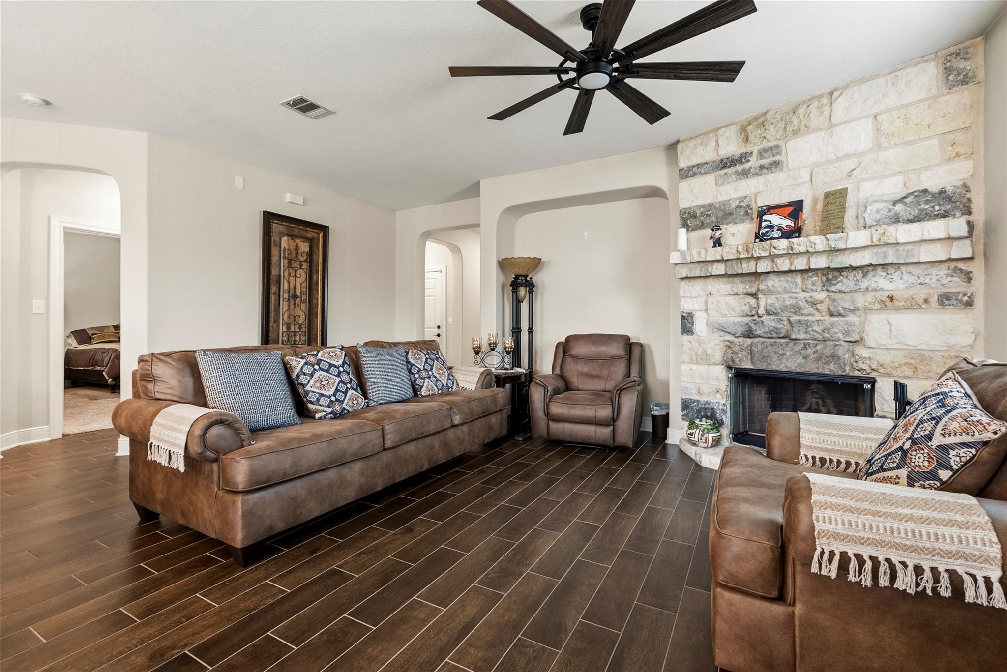 105 West Point Way, Elgin, TX 78621