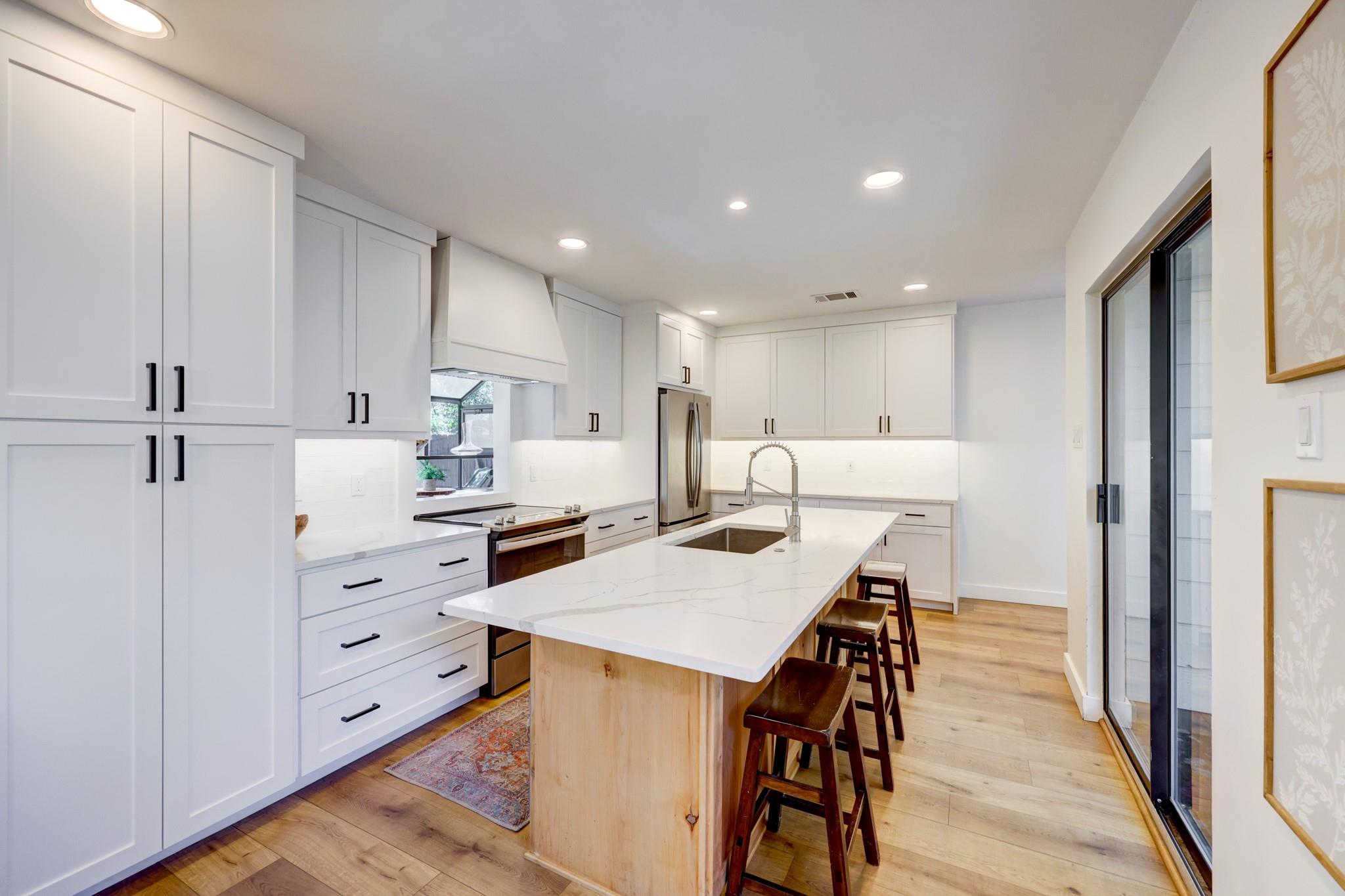 5609 Courtyard Cv, Austin, TX 78731