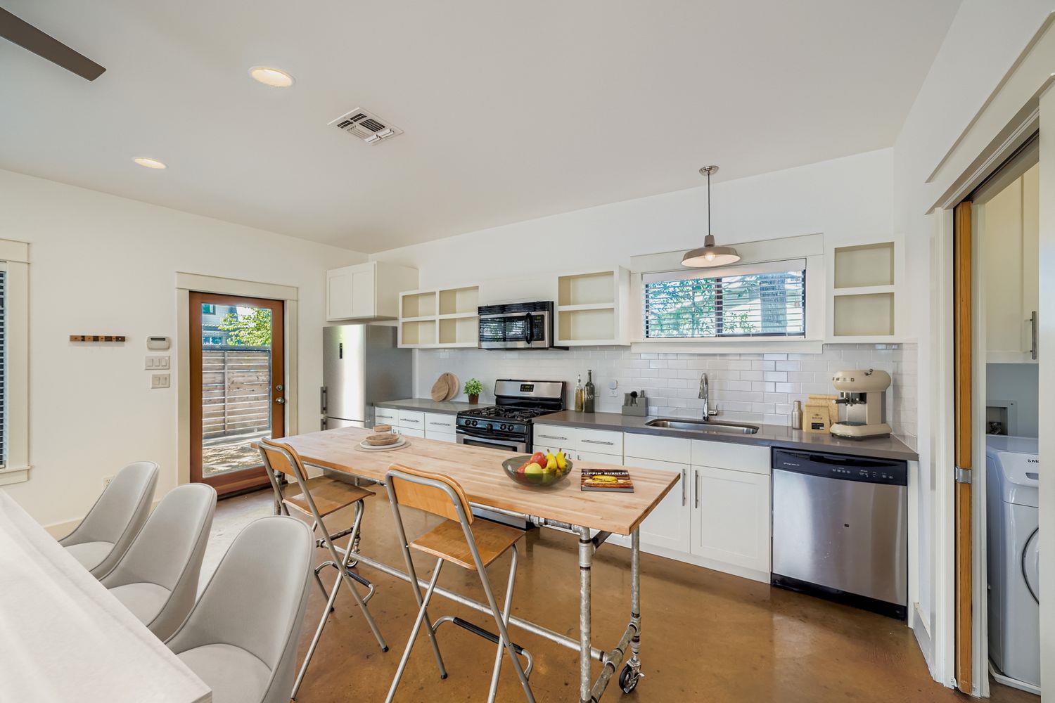 1800 E 14th St, Austin, TX 78702