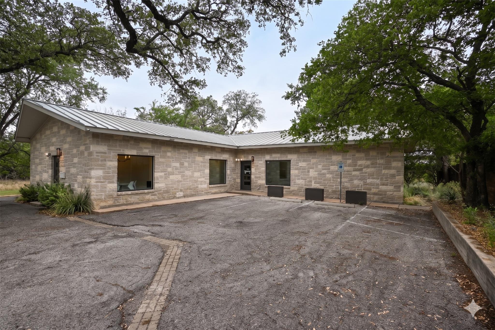612 Winflo Dr, Austin, TX 78703
