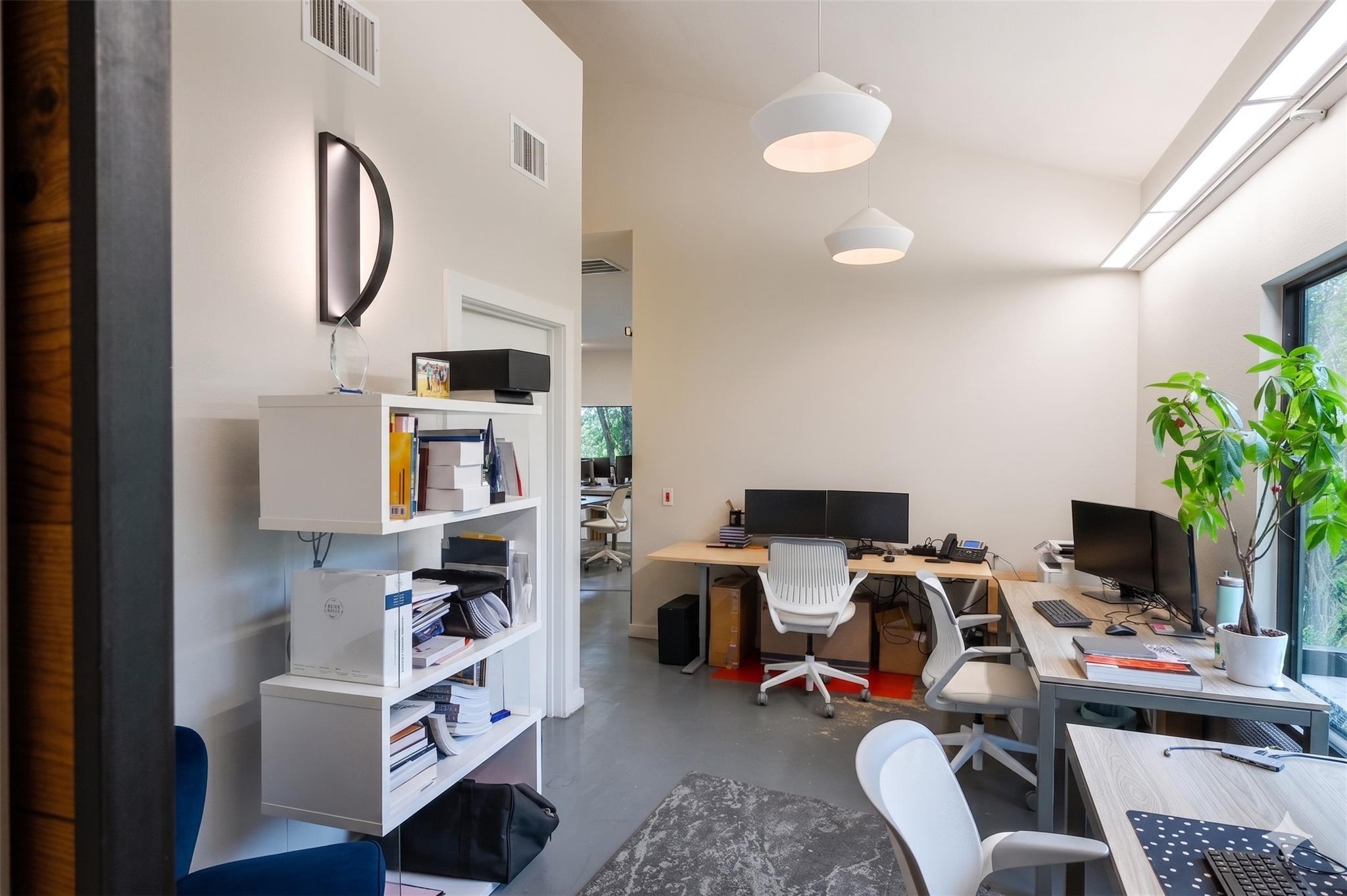 612 Winflo Dr, Austin, TX 78703