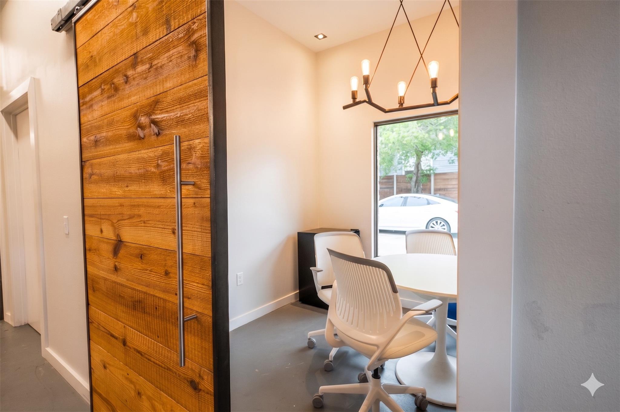 612 Winflo Dr, Austin, TX 78703