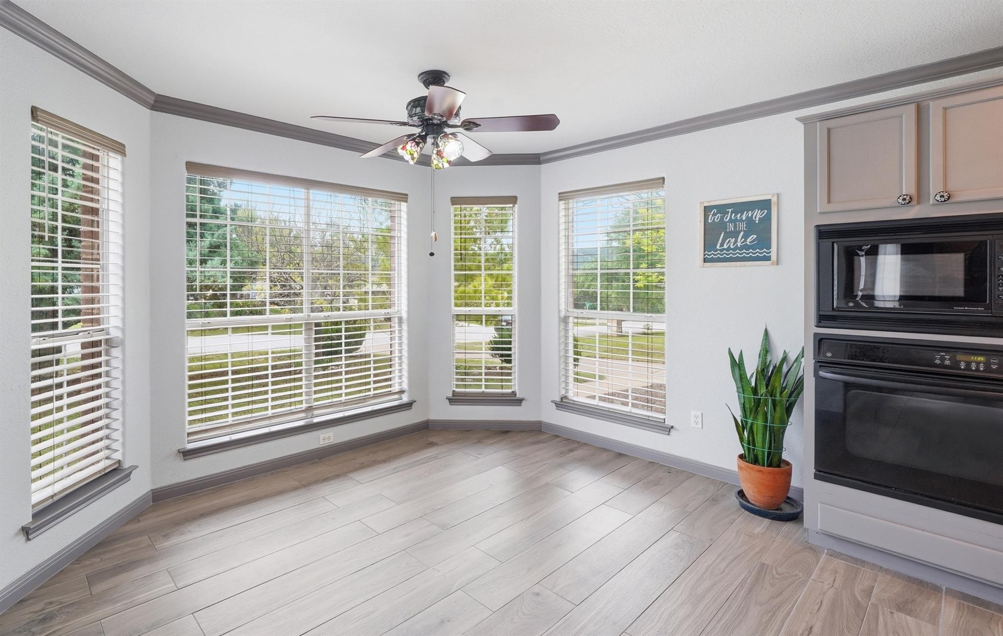 21142 Northland Dr, Lago Vista, TX 78645