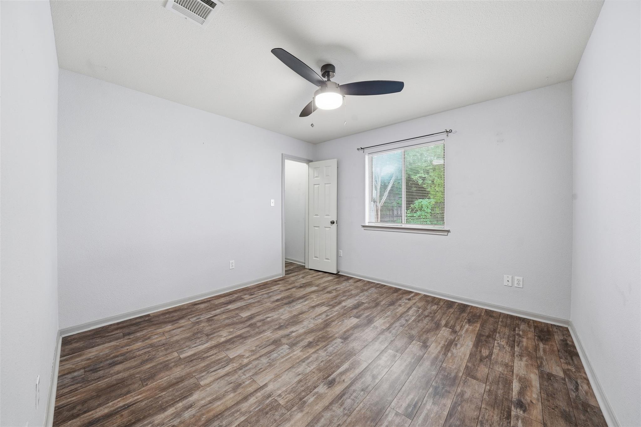 21142 Northland Dr, Lago Vista, TX 78645