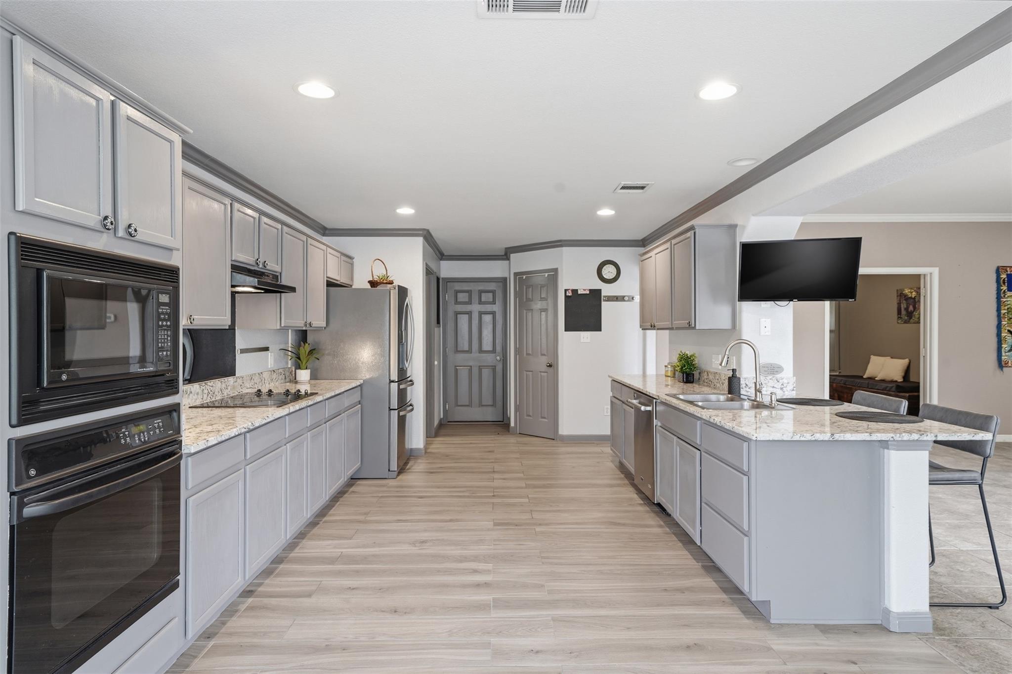 21142 Northland Dr, Lago Vista, TX 78645