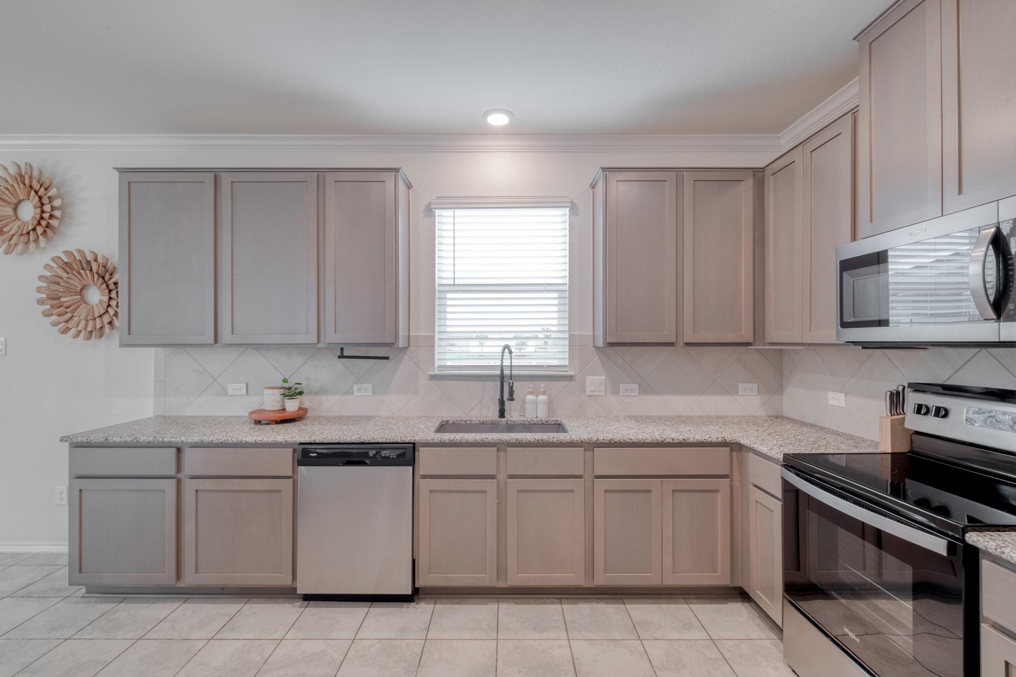 508 Barbary Coast Ln, Jarrell, TX 76537