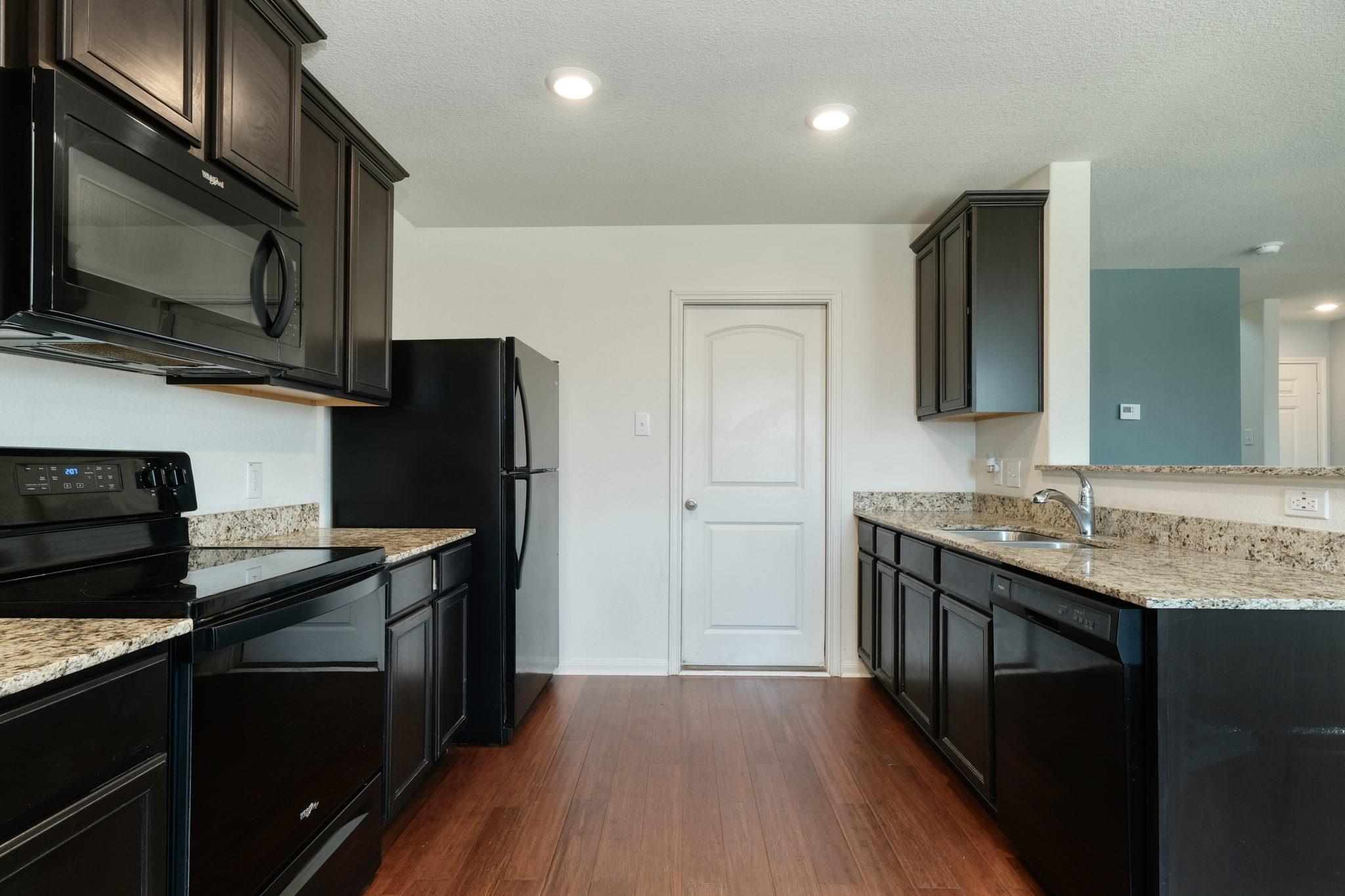5033 Cressler Ln, Jarrell, TX 76537