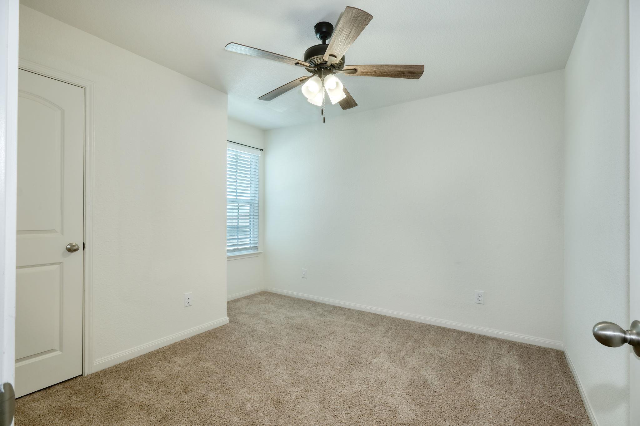5033 Cressler Ln, Jarrell, TX 76537