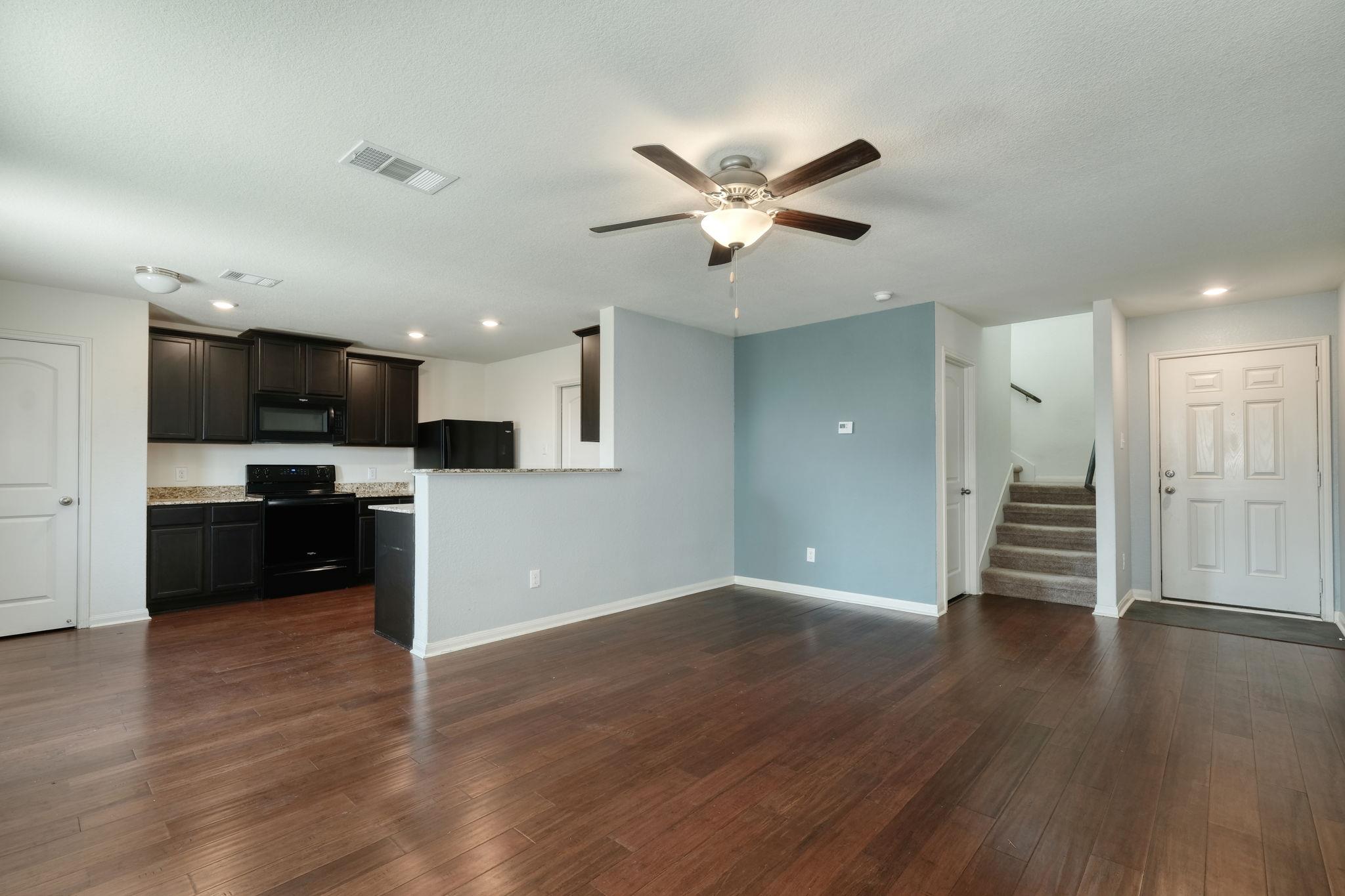 5033 Cressler Ln, Jarrell, TX 76537