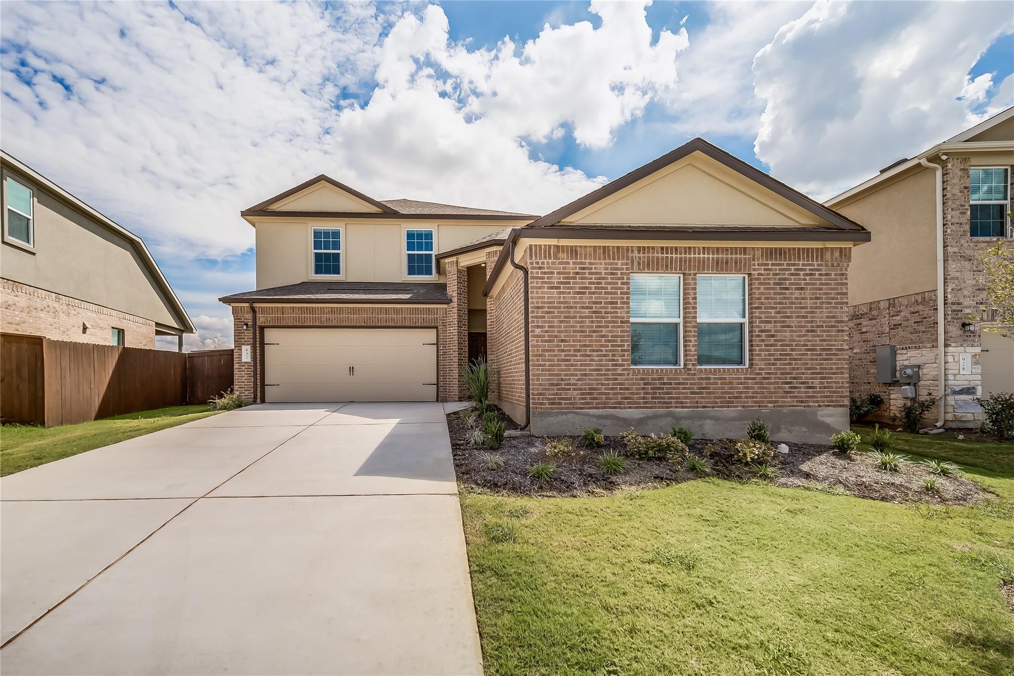 932 Mallow Rd, Leander, TX 78641