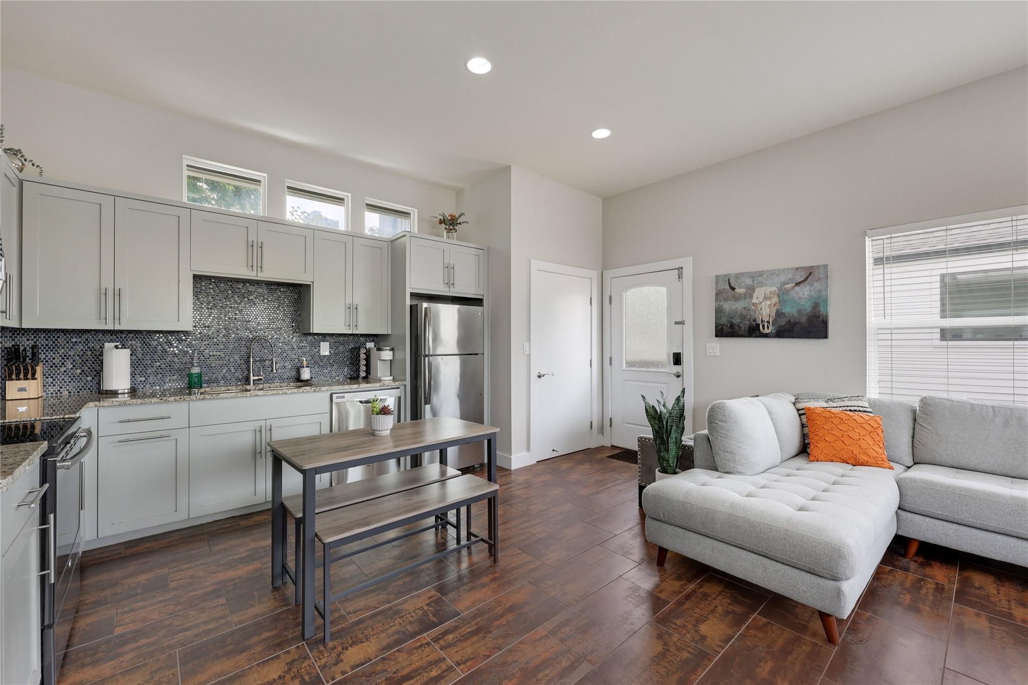 904 Willow St # A & B, Austin, TX 78702