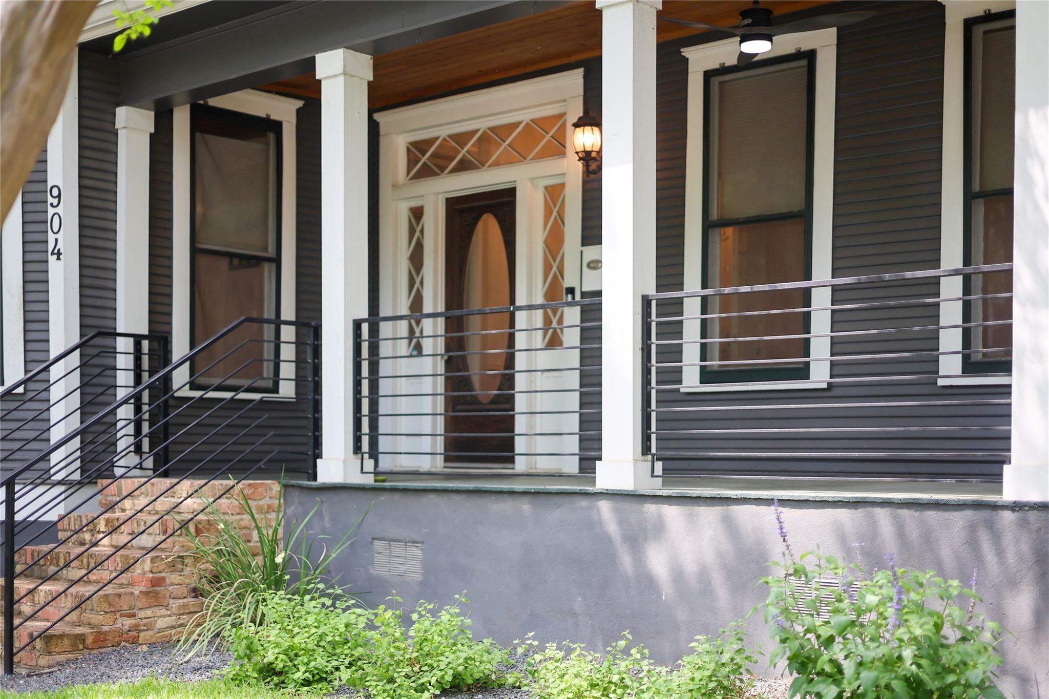 904 Willow St # A & B, Austin, TX 78702