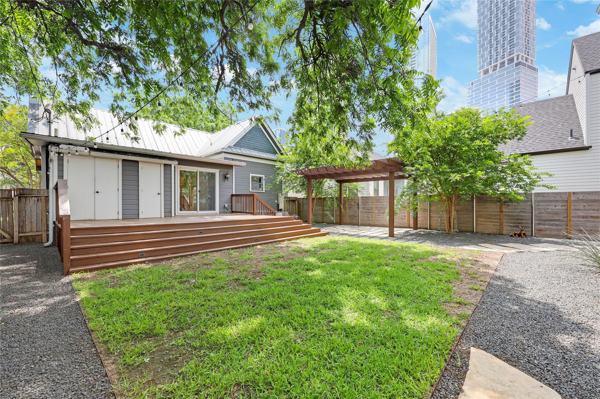 904 Willow St # A & B, Austin, TX 78702