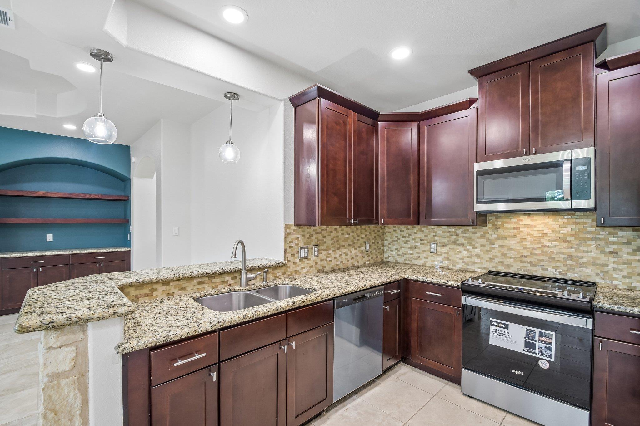20800 Ridgeview Rd, Lago Vista, TX 78645