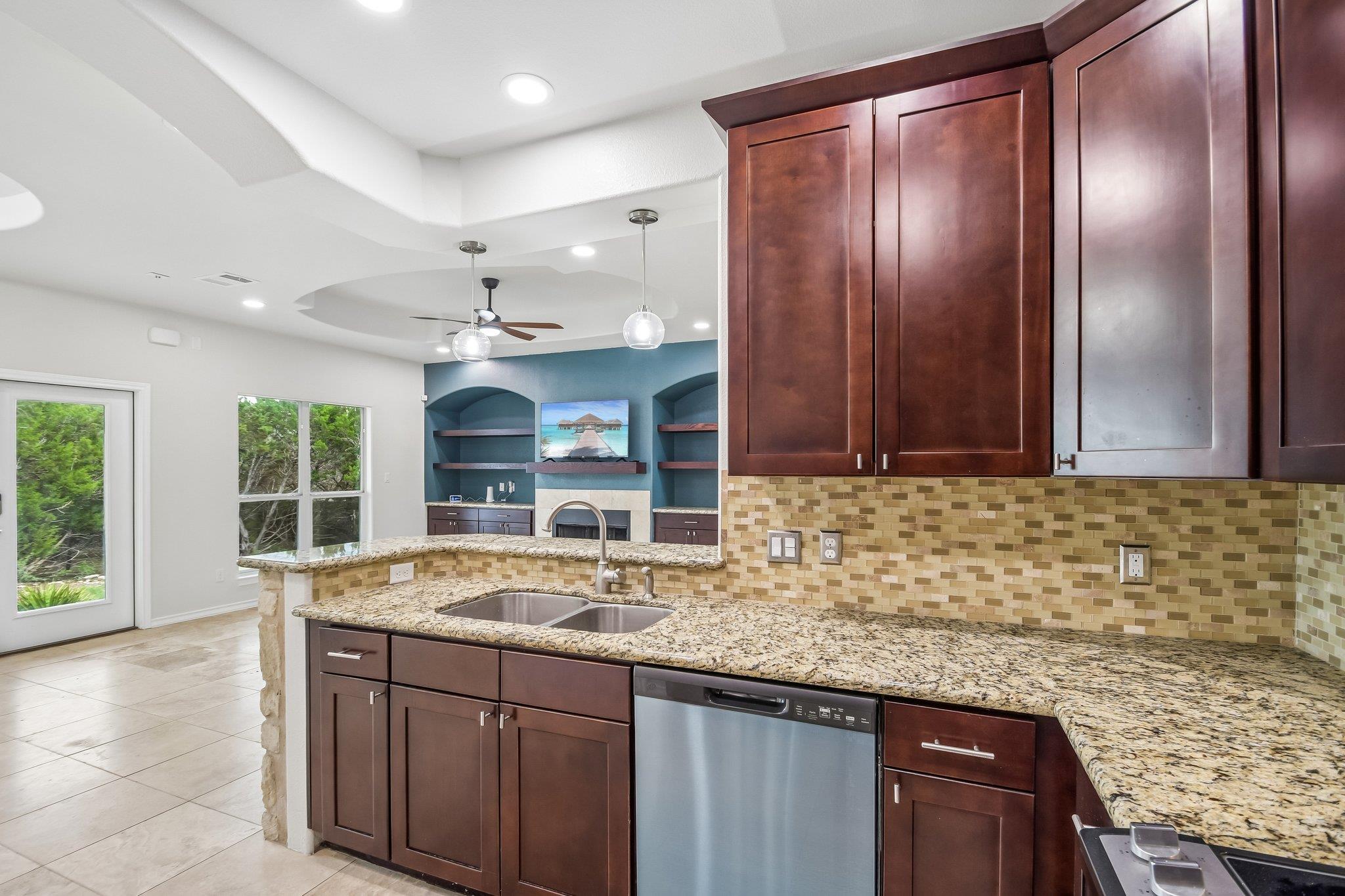 20800 Ridgeview Rd, Lago Vista, TX 78645