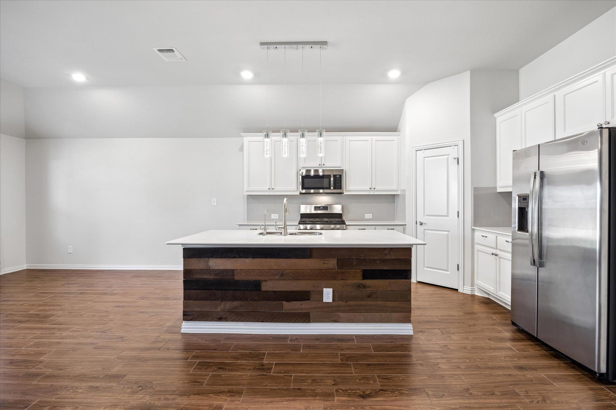 179 Belwood Dr, Buda, TX 78610