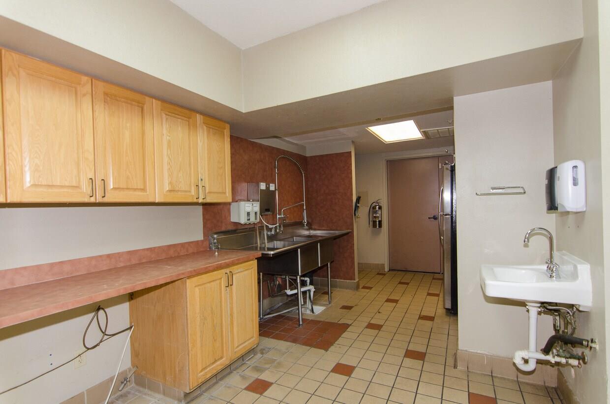 400 W Old Hwy 290, Dripping Springs, TX 78620