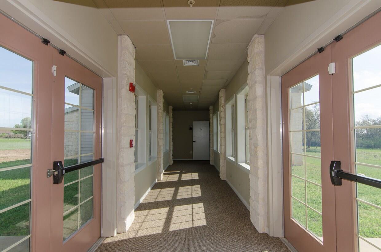 400 W Old Hwy 290, Dripping Springs, TX 78620