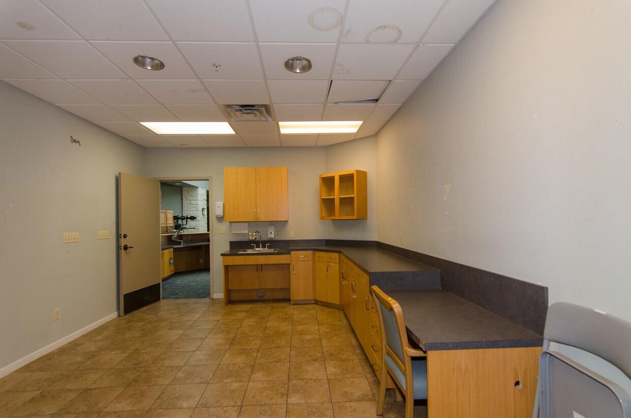 400 W Old Hwy 290, Dripping Springs, TX 78620