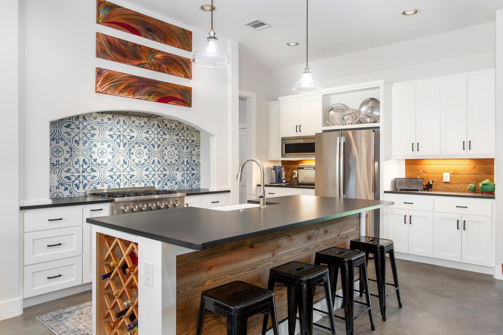 2 Senisa Ln, Wimberley, TX 78676