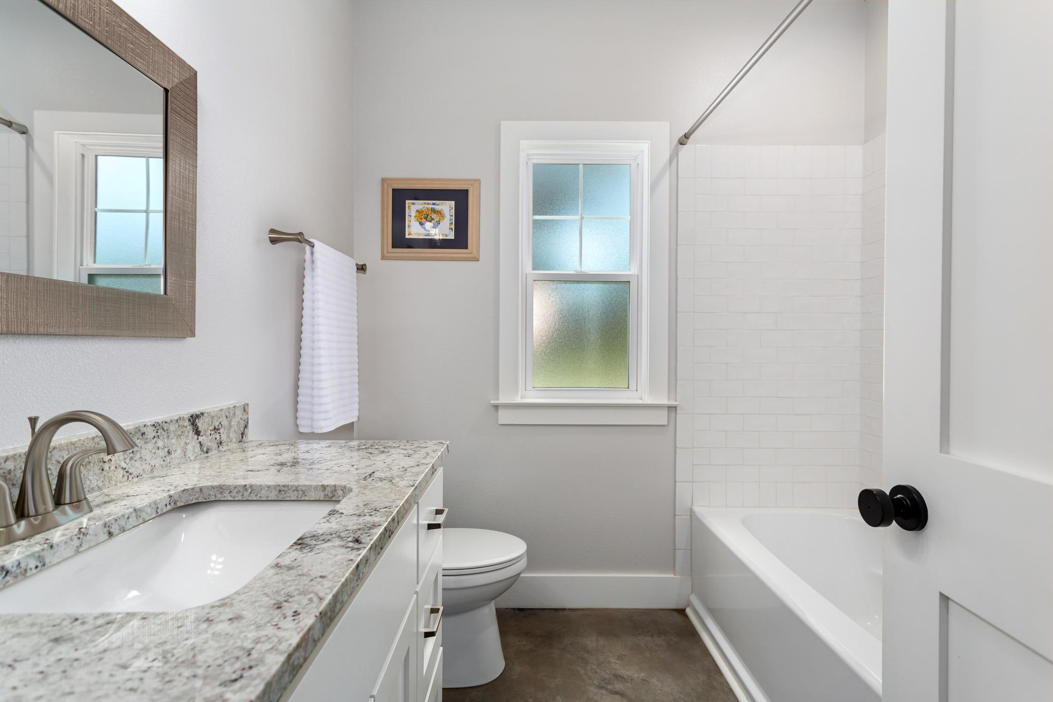 2 Senisa Ln, Wimberley, TX 78676