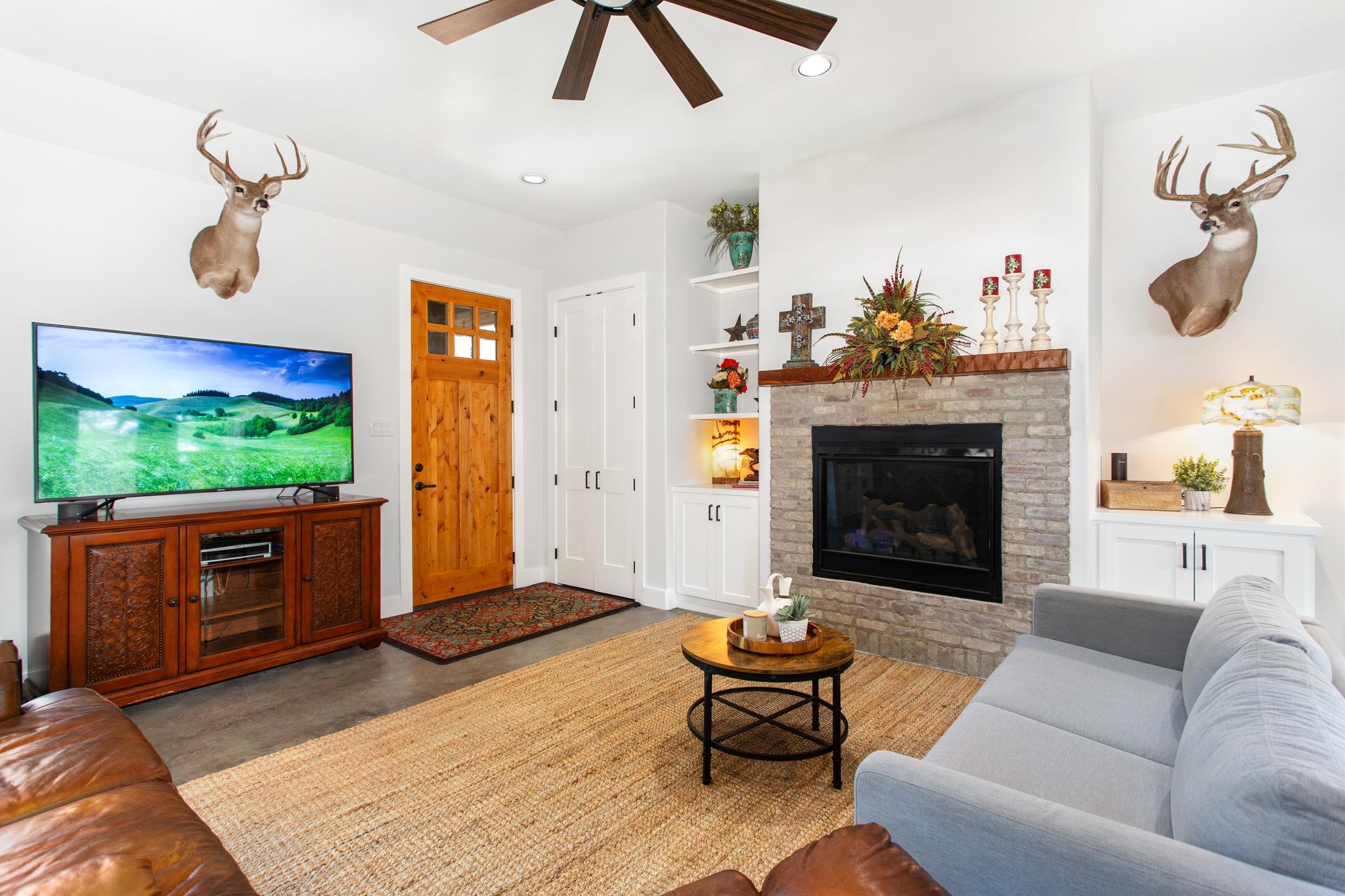 2 Senisa Ln, Wimberley, TX 78676