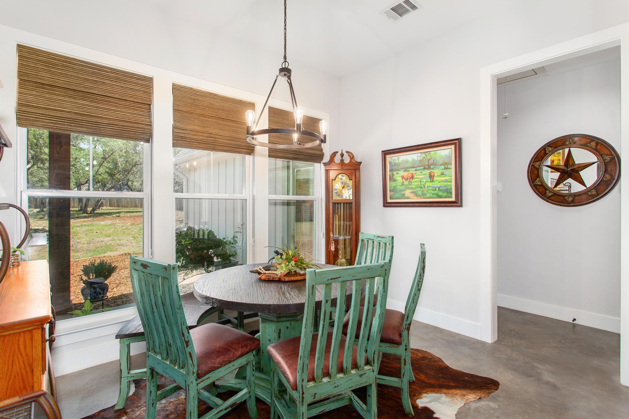 2 Senisa Ln, Wimberley, TX 78676