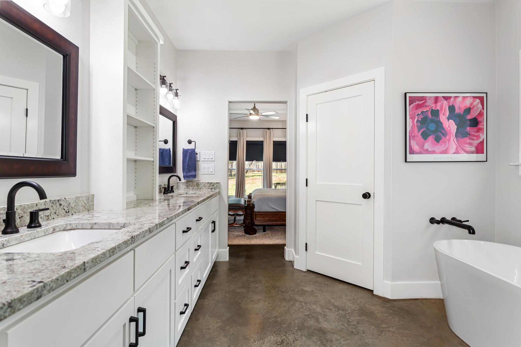 2 Senisa Ln, Wimberley, TX 78676