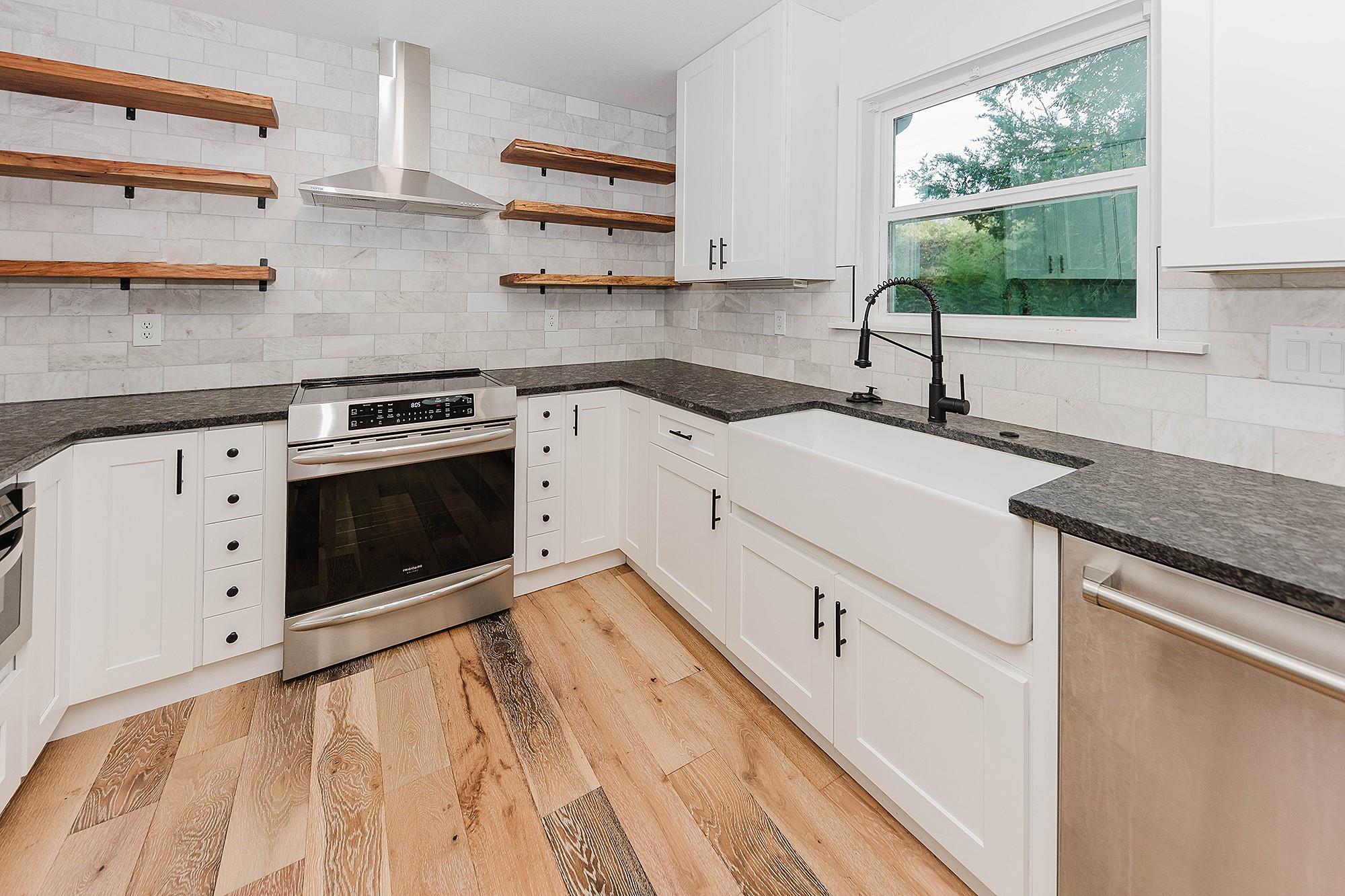 188 W Kaanapali Ln, Bastrop, TX 78602