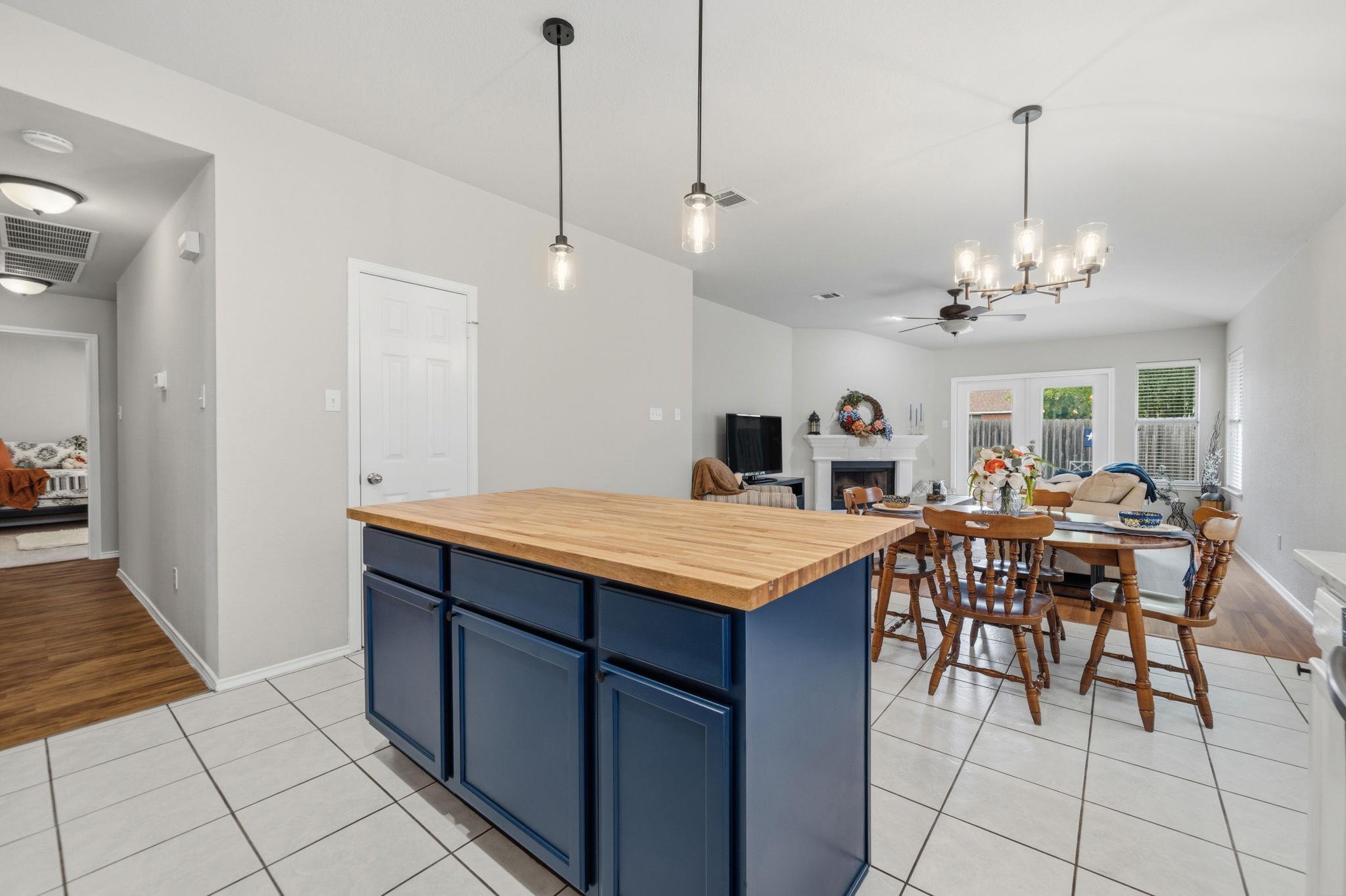 3704 Kissman Dr, Austin, TX 78728