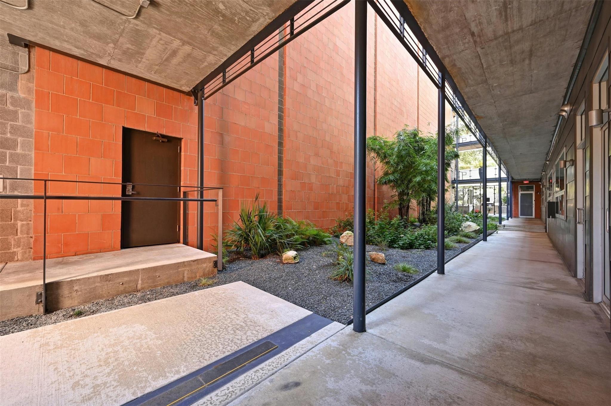 1401 Eva St # 107, Austin, TX 78704