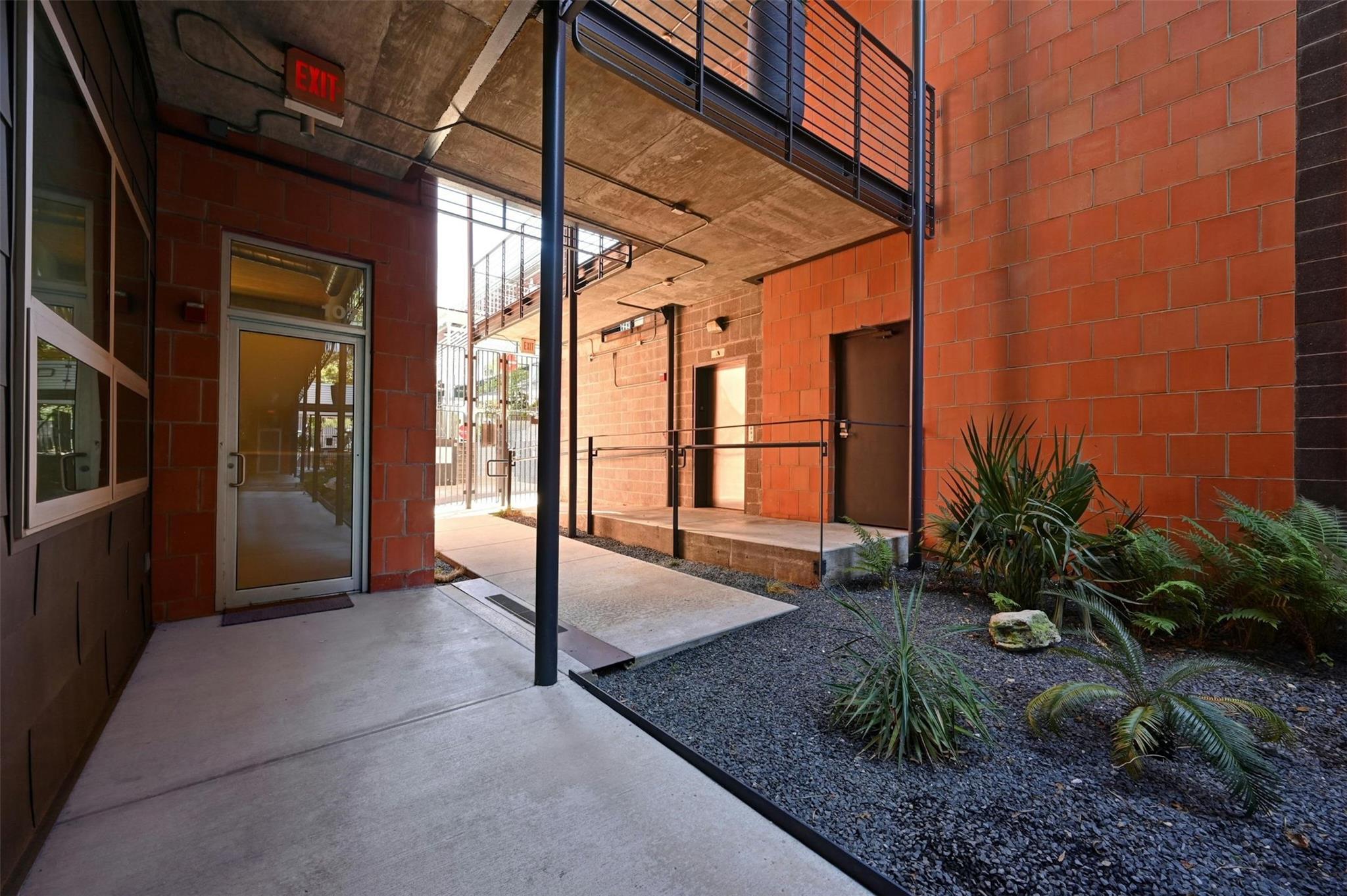 1401 Eva St # 107, Austin, TX 78704