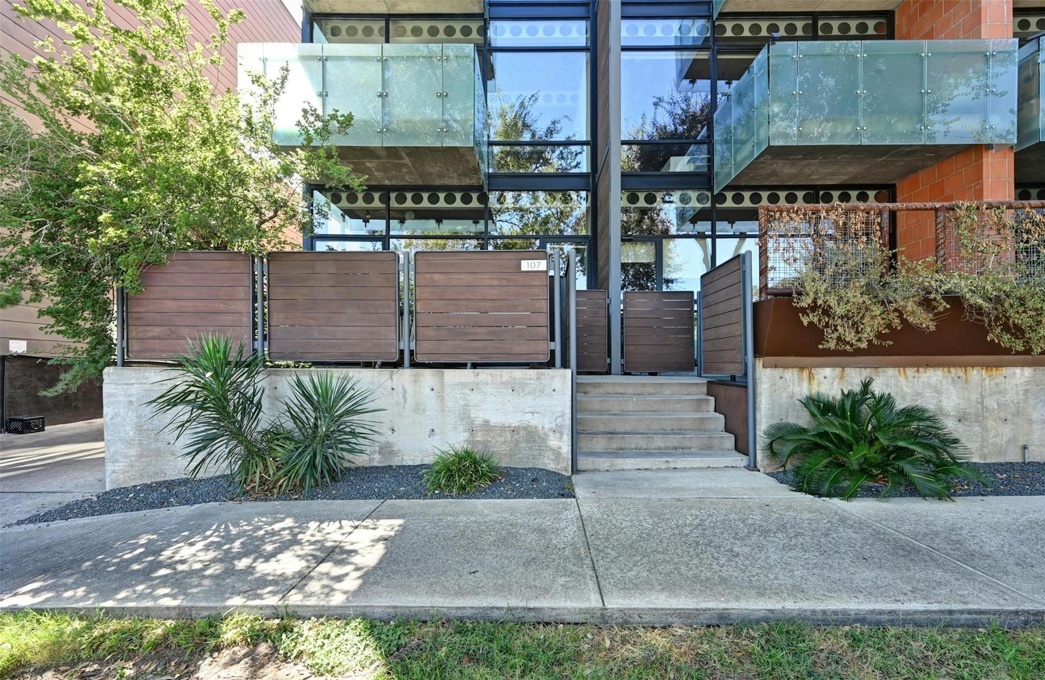 1401 Eva St # 107, Austin, TX 78704