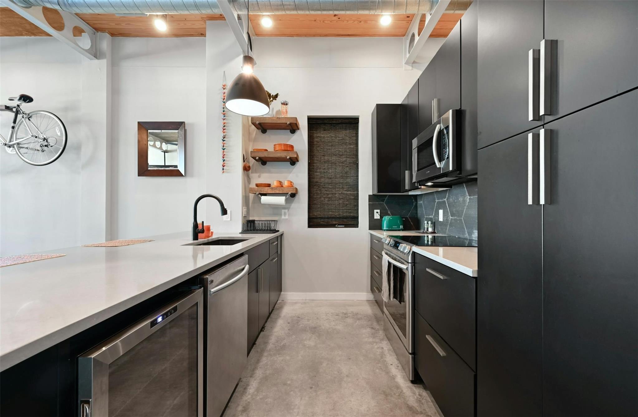 1401 Eva St # 107, Austin, TX 78704