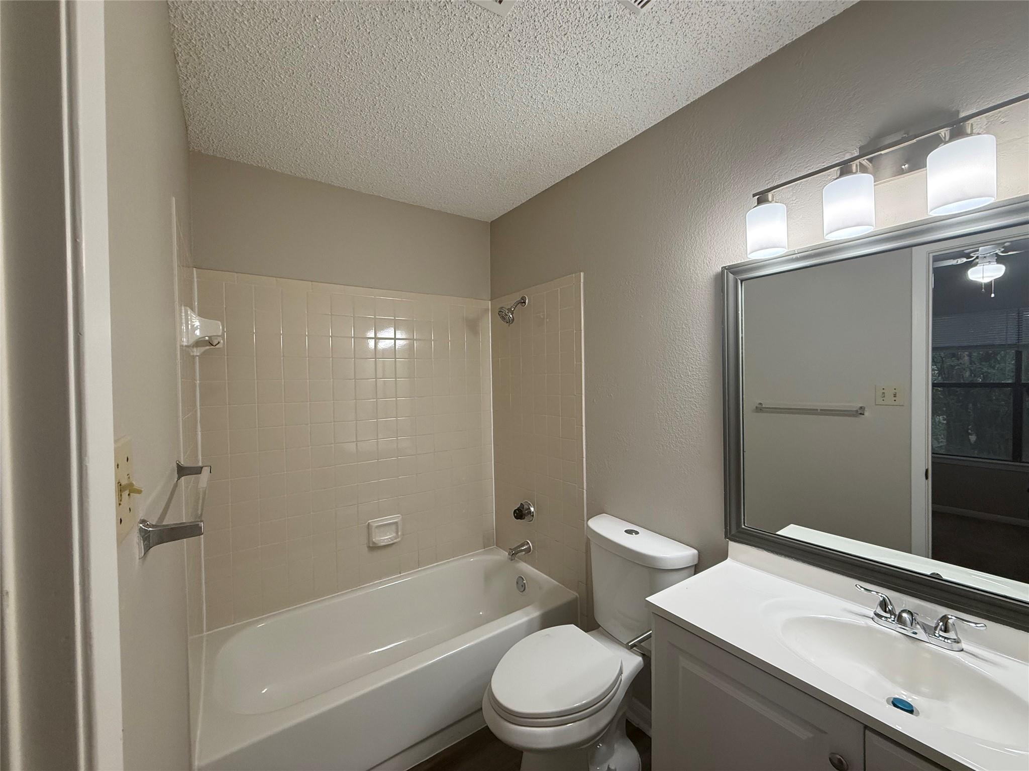 8908 Schick Rd # B, Austin, TX 78729