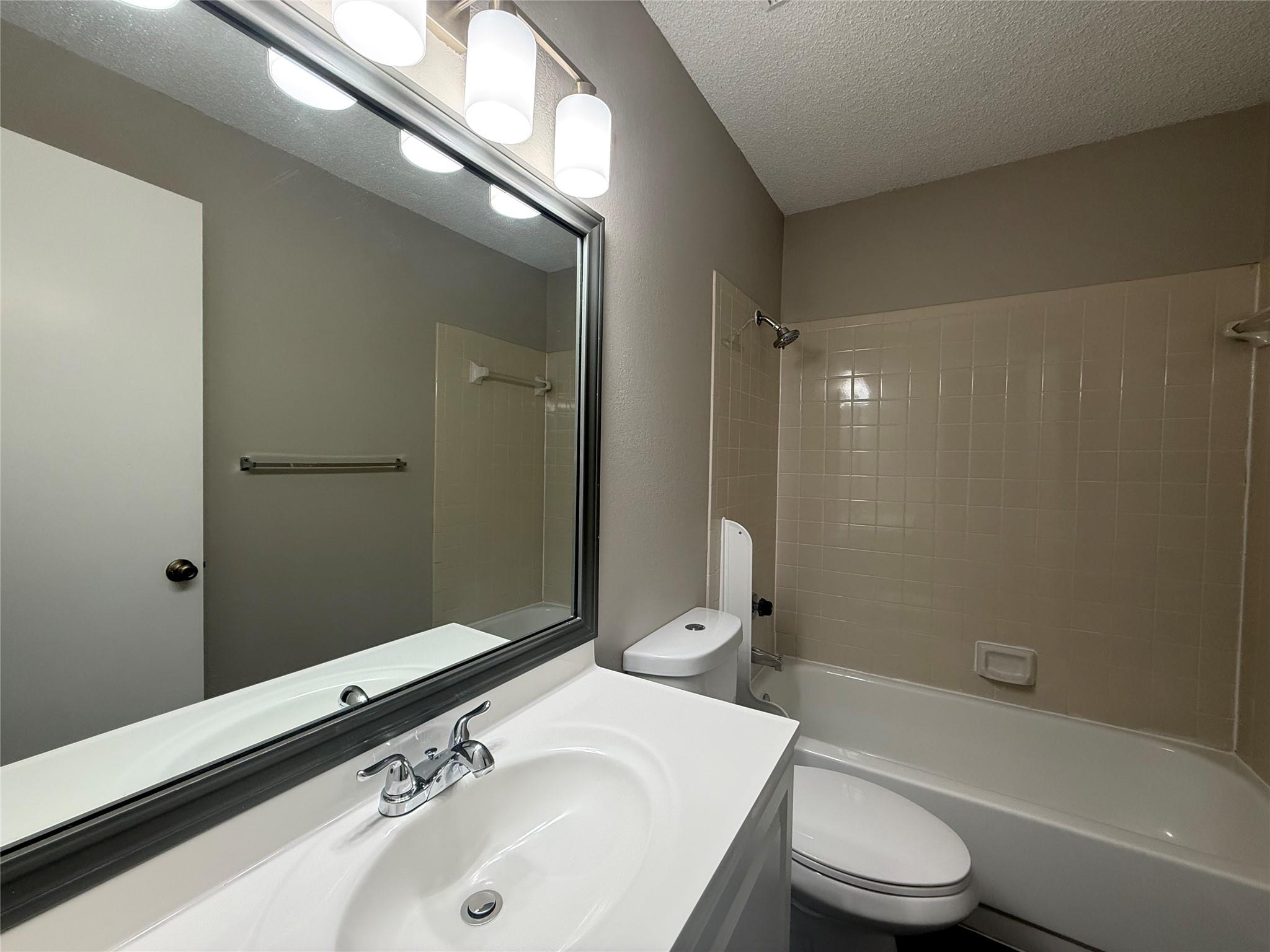 8908 Schick Rd # B, Austin, TX 78729