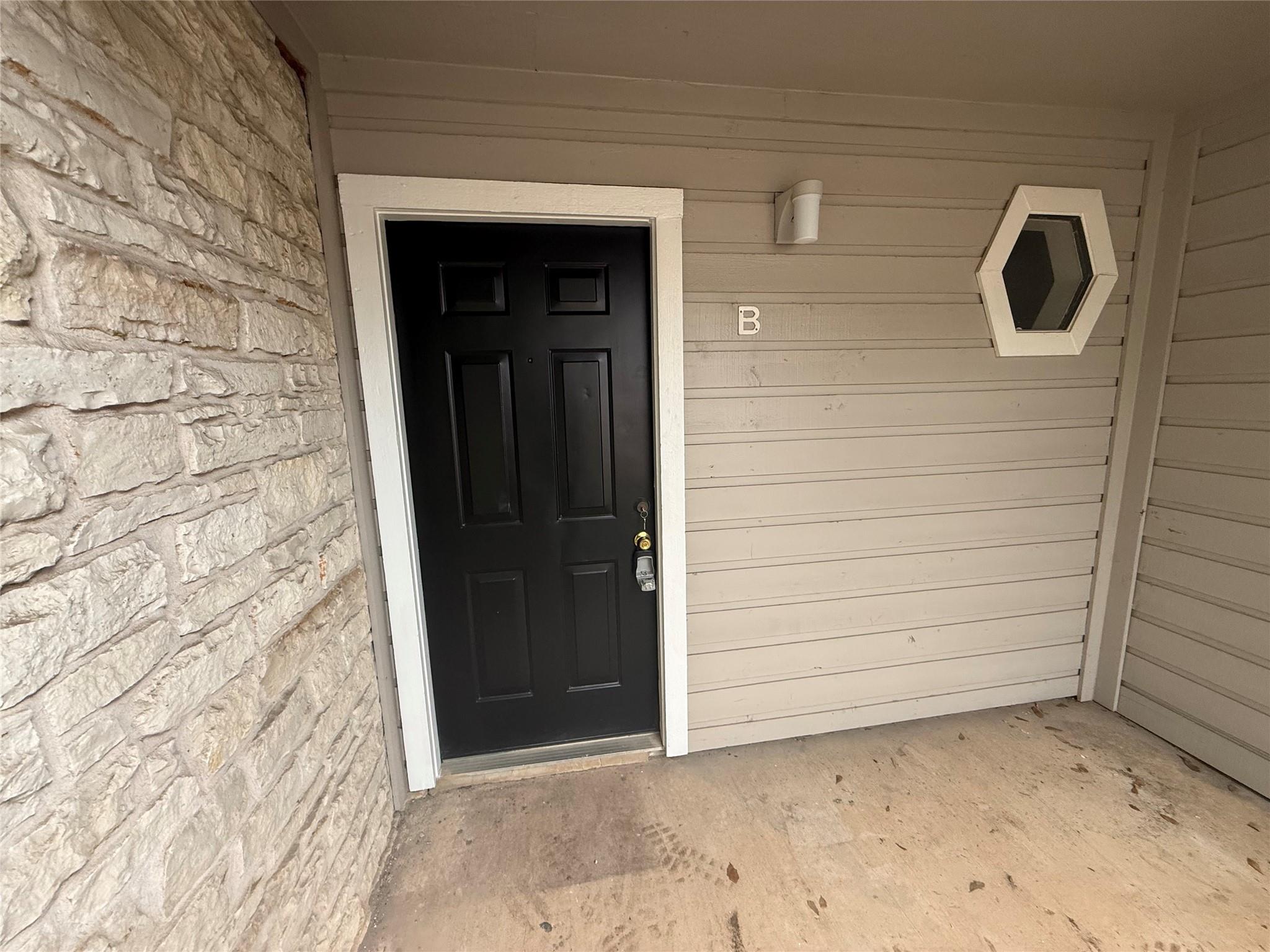 8908 Schick Rd # B, Austin, TX 78729