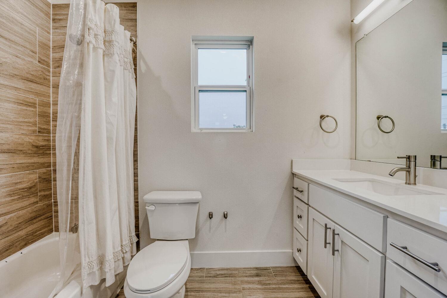 1134 Chicon St # B, Austin, TX 78702