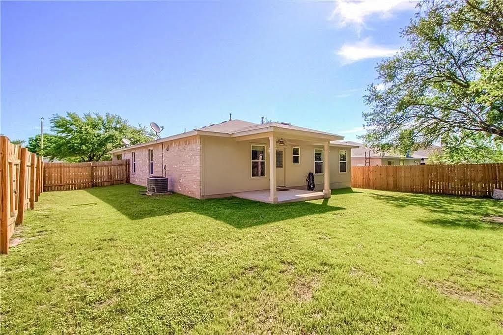 244 San Felipe Dr, Kyle, TX 78640