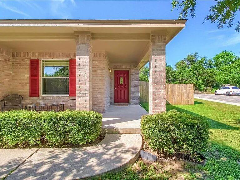 244 San Felipe Dr, Kyle, TX 78640