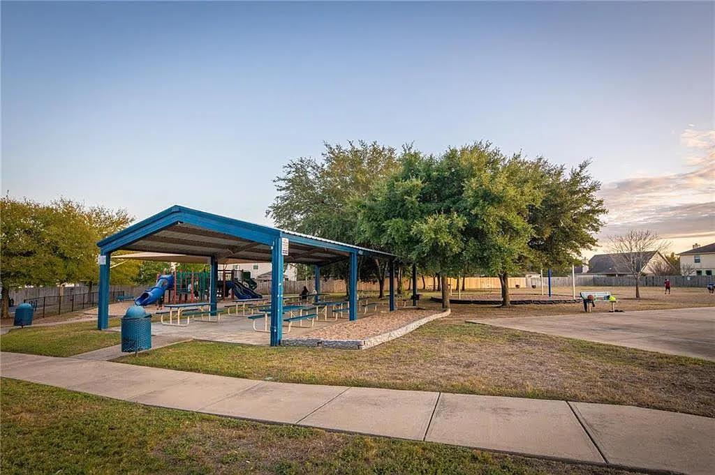 244 San Felipe Dr, Kyle, TX 78640