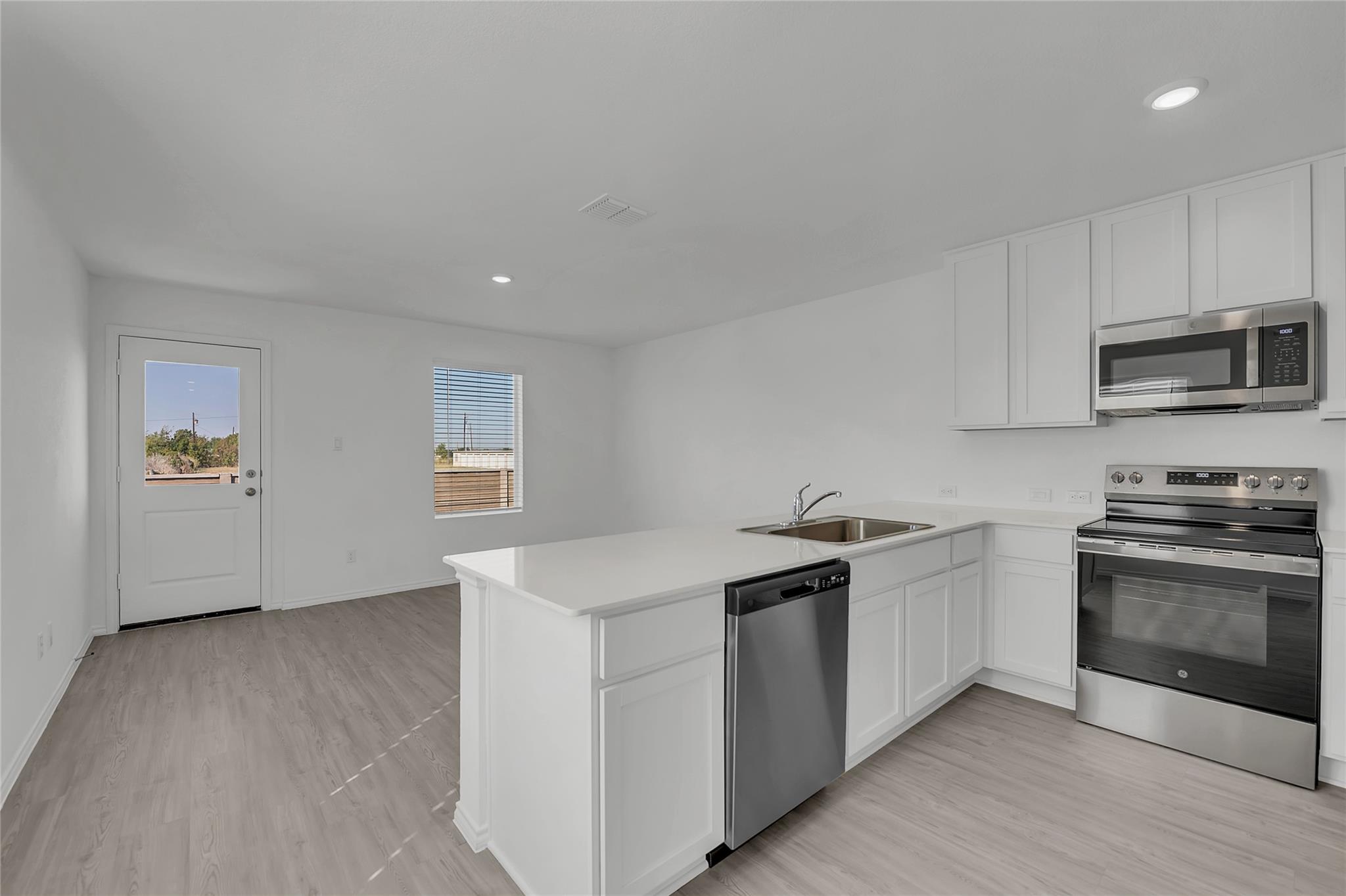 309 Marty Allen Loop, Jarrell, TX 76537