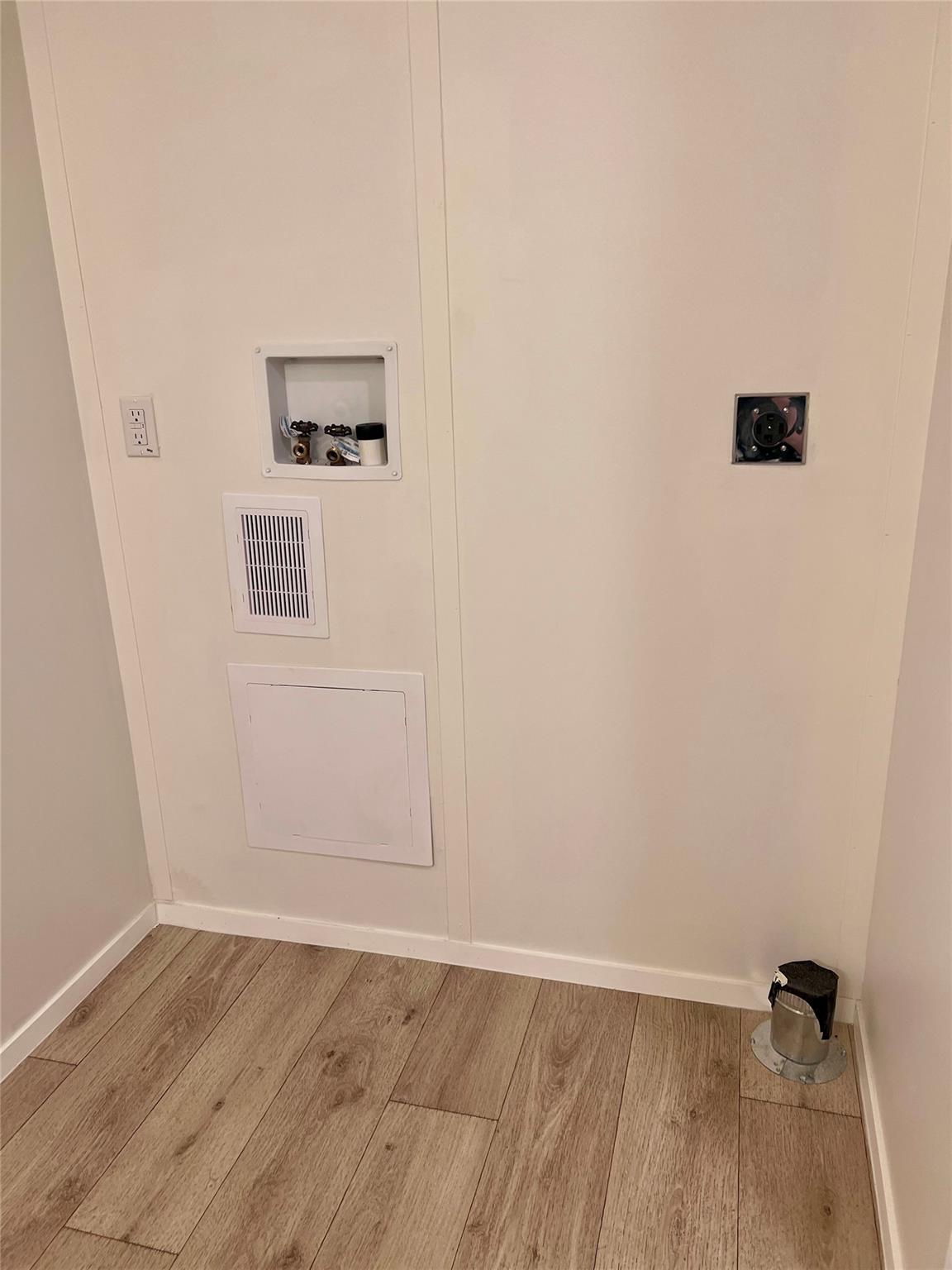 121 Kiowa Dr, Smithville, TX 78957