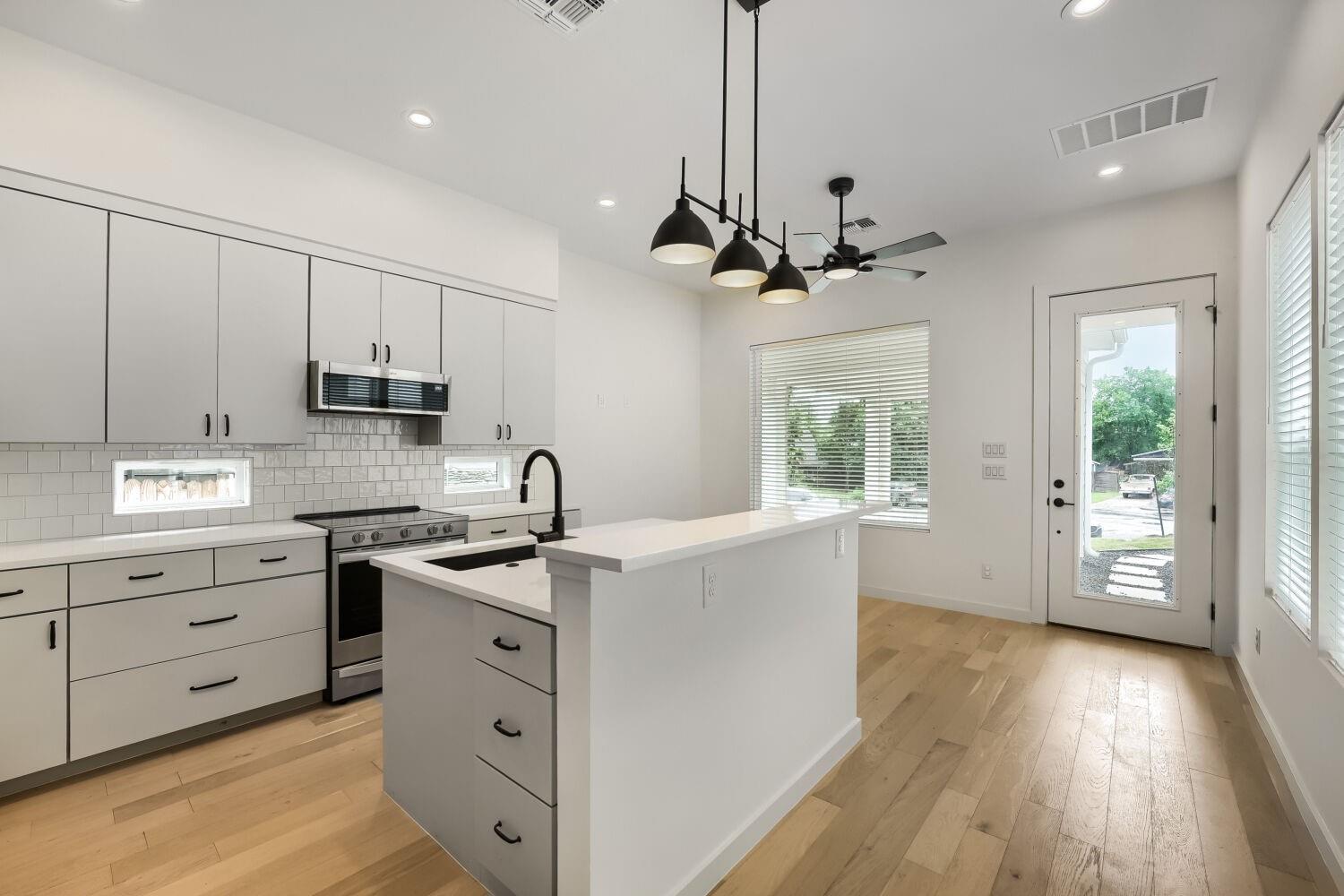 3204 Overcup Oak Dr # B, Austin, TX 78704