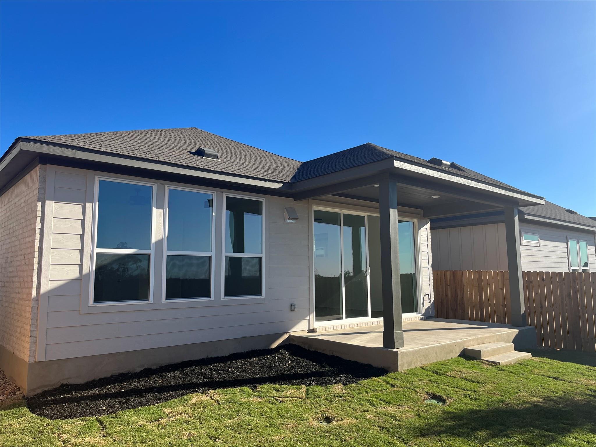 401 Darley Oak Dr, Dripping Springs, TX 78620